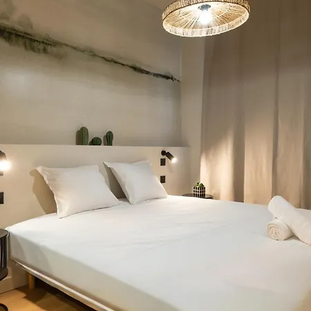Le Saint Jean - Signature Urbaine Elegante *